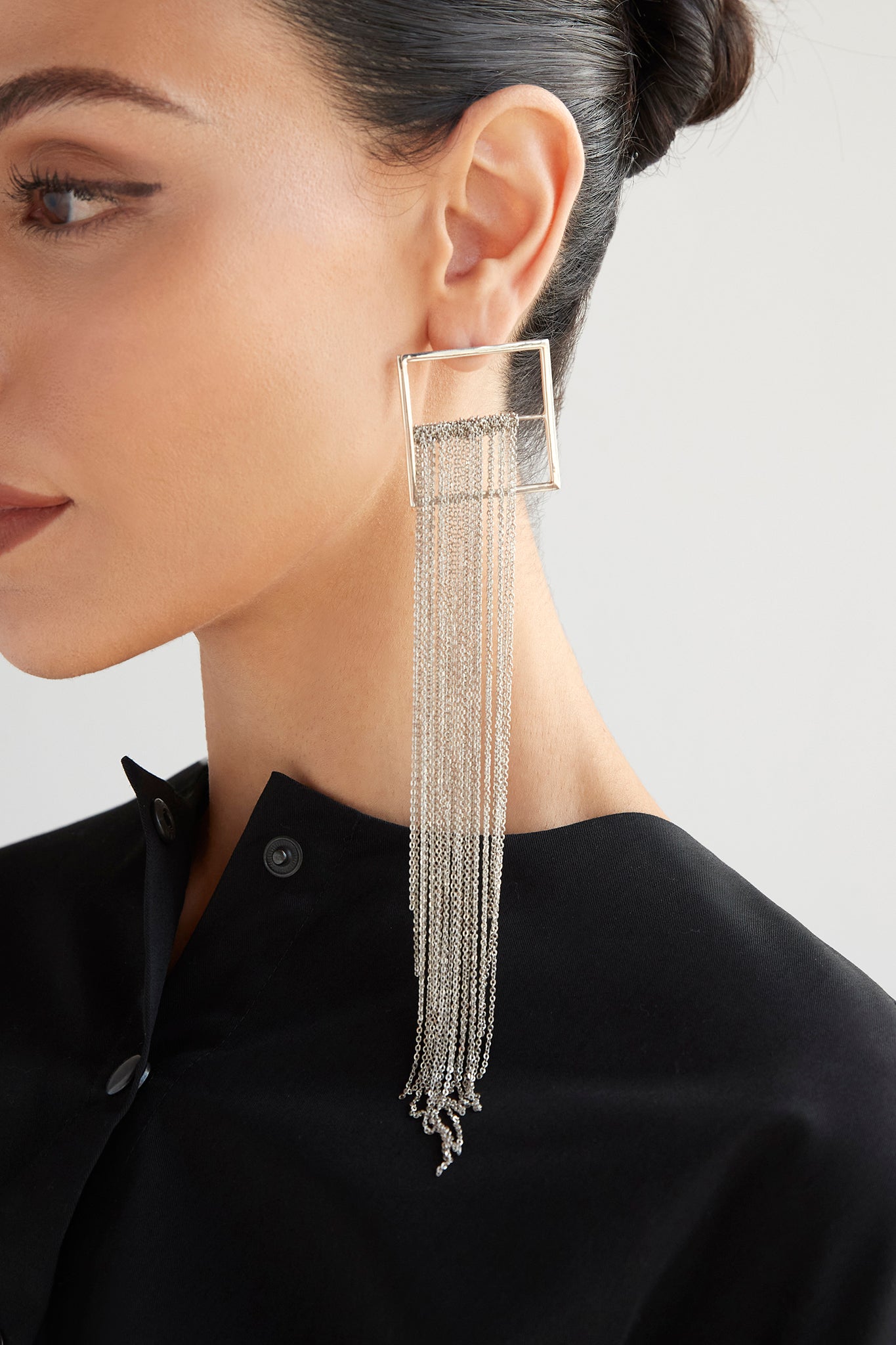 Square chain tassel mono earring