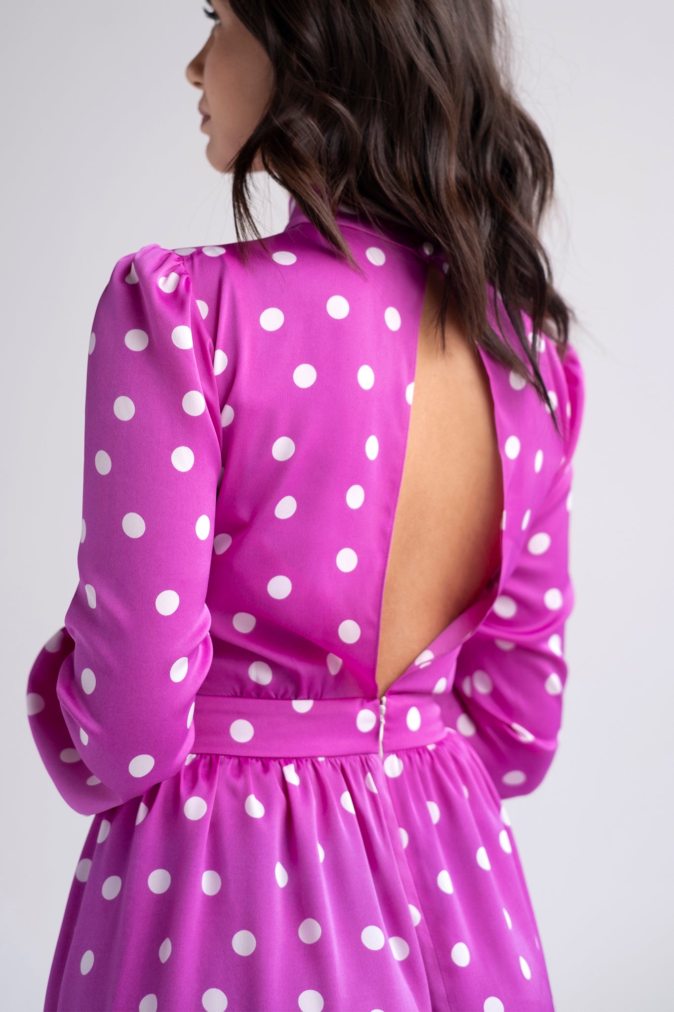 Silk mini polka-dot dress with high neck in fuschia