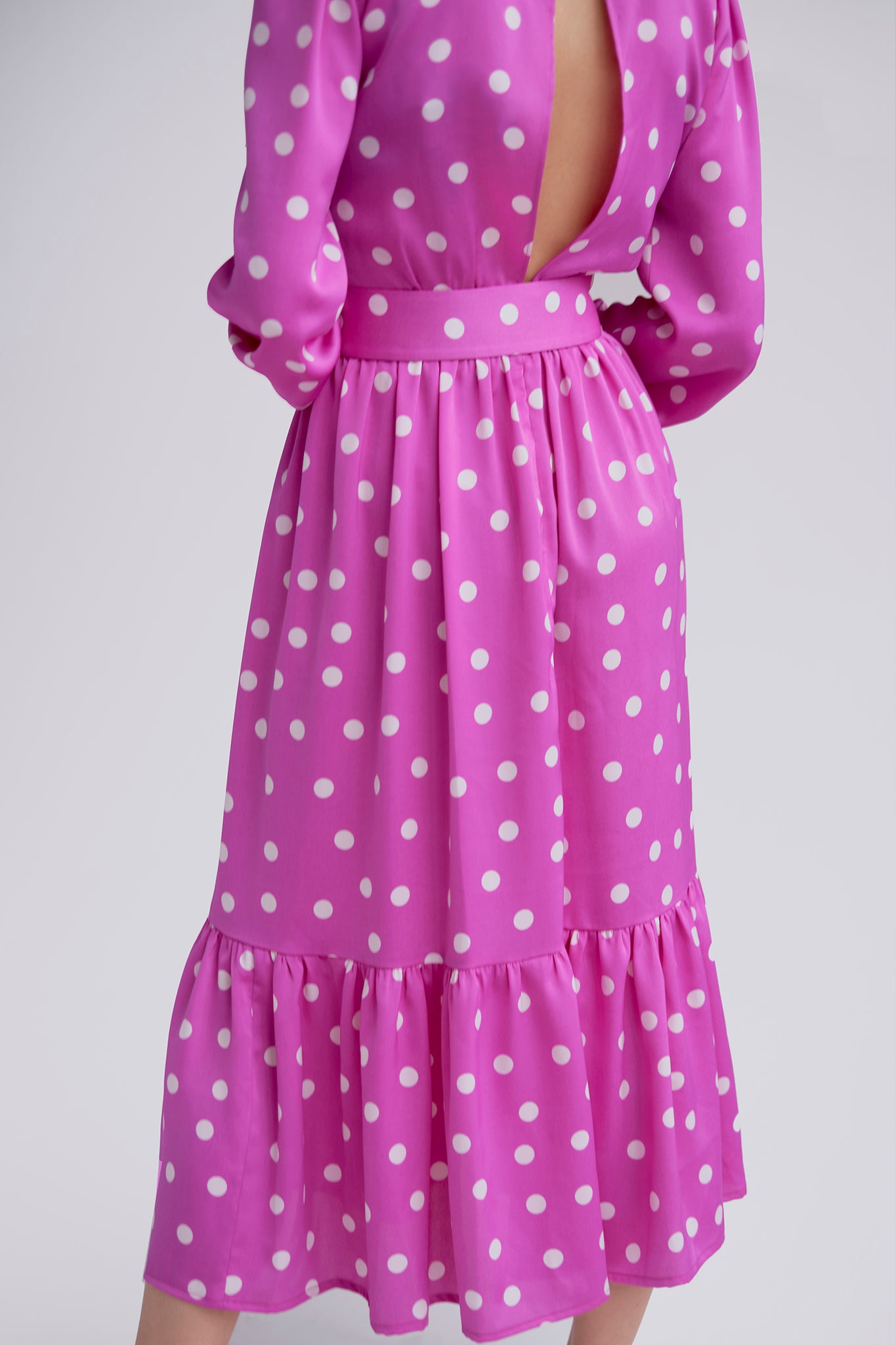 Silk midi belted polka-dot dress with high neck in fuschia