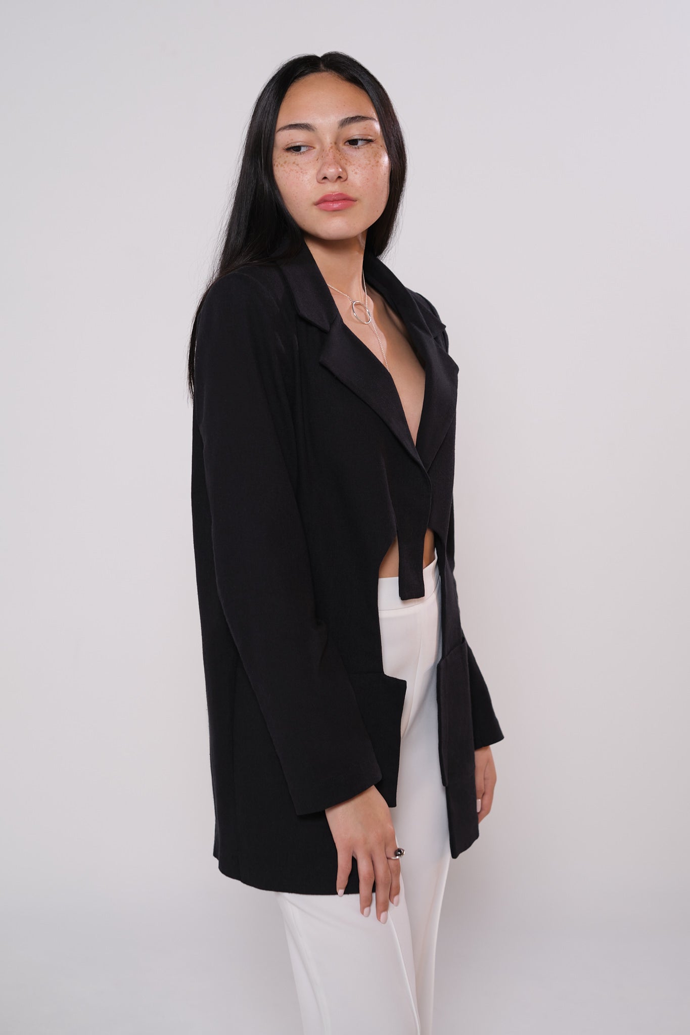 Geometric linen cut out blazer in black