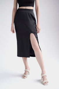 Silk skirt with front slit in black