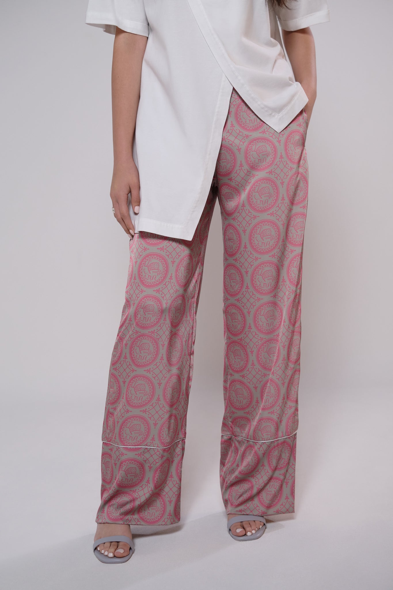 Satin wide leg pants in pink heritage print