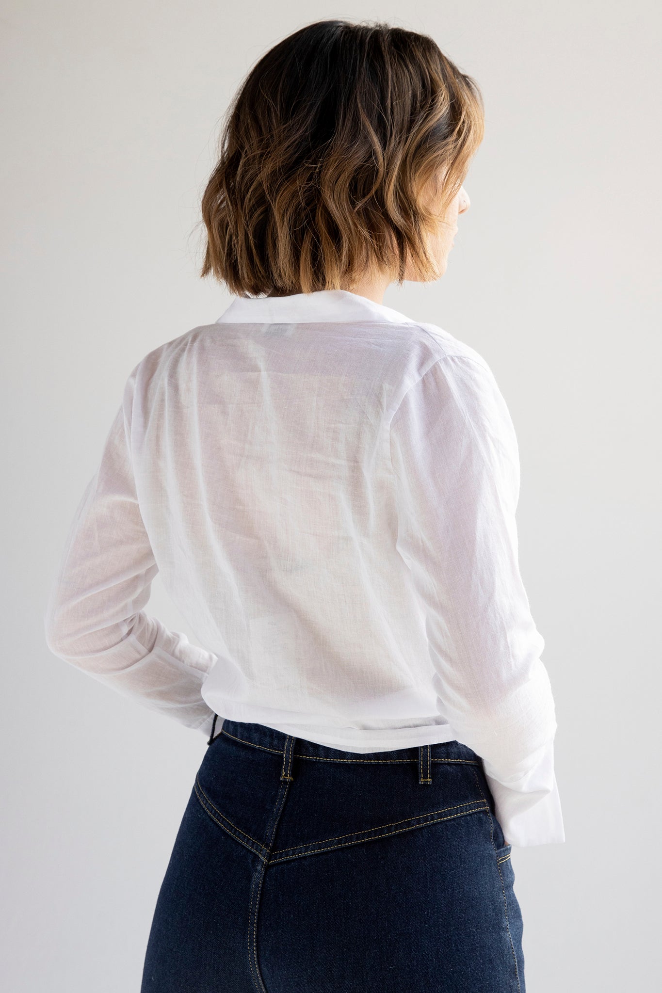 White collar shirt with front tie in white